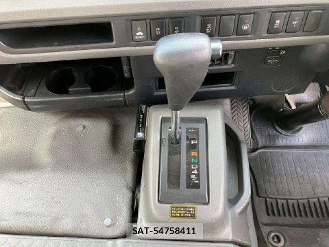 Toyota COASTER 2019-08 7020210-16