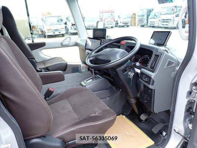 Toyota COASTER 2021-02 7057929-12