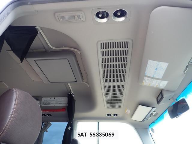 Toyota COASTER 2021-02 7057929-13