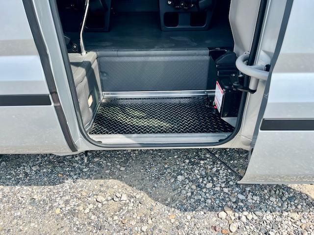 Toyota COASTER 2019-04 7199517-23