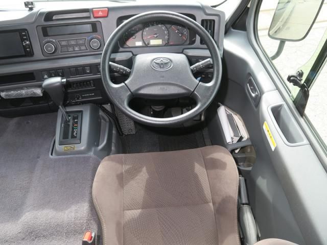 Toyota COASTER 2018-06 7199513-23