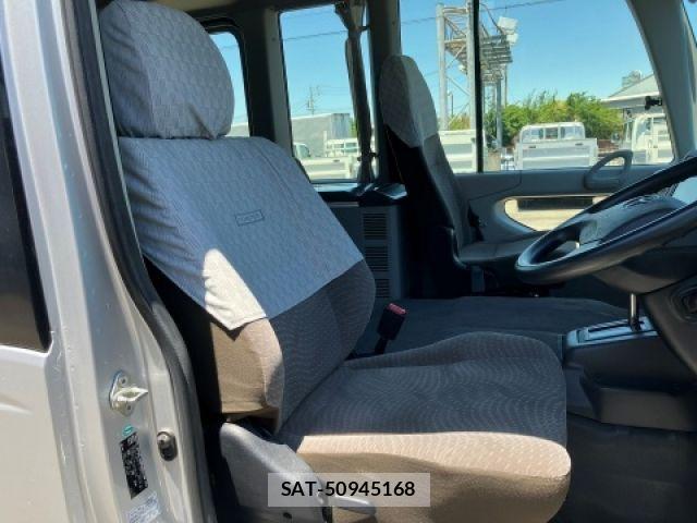 Toyota COASTER 2017-03 7216178-19