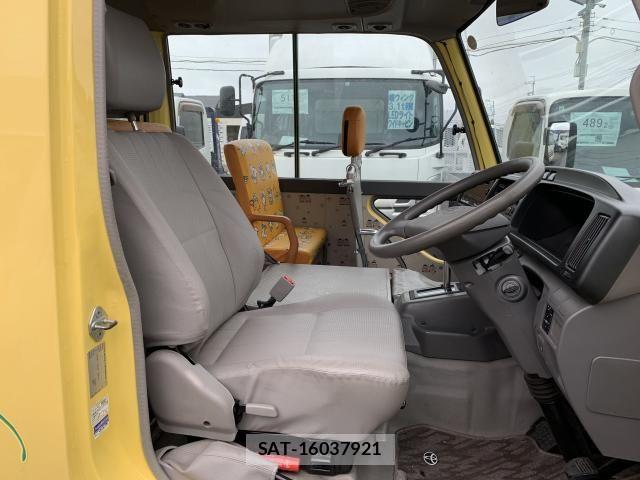 Toyota COASTER 2015-10 7216176-1