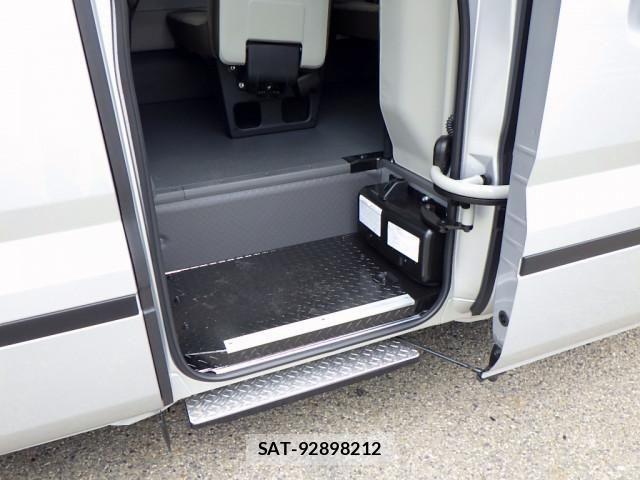 Toyota COASTER 2026-04 7250175-11