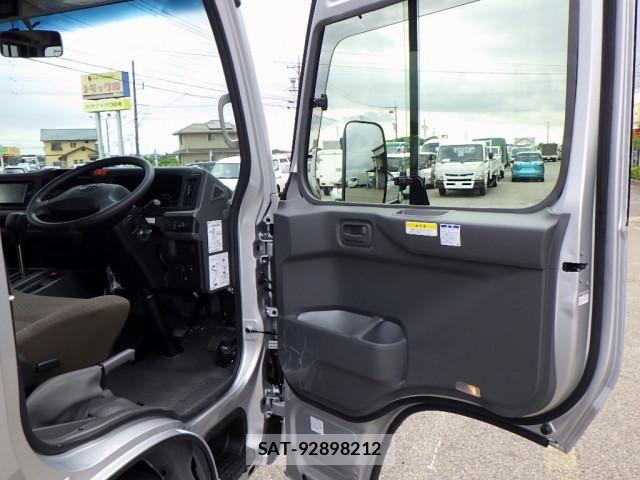 Toyota COASTER 2026-04 7250175-23
