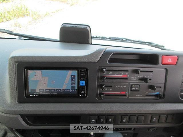 Toyota COASTER 2025-03 7357182-16