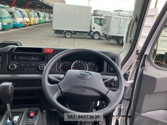 Toyota COASTER 2026-05 7391632-12