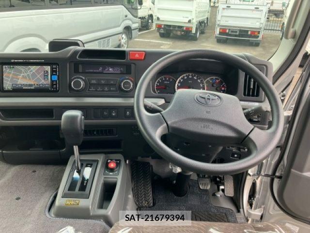 Toyota COASTER 2025-10 7391634-13