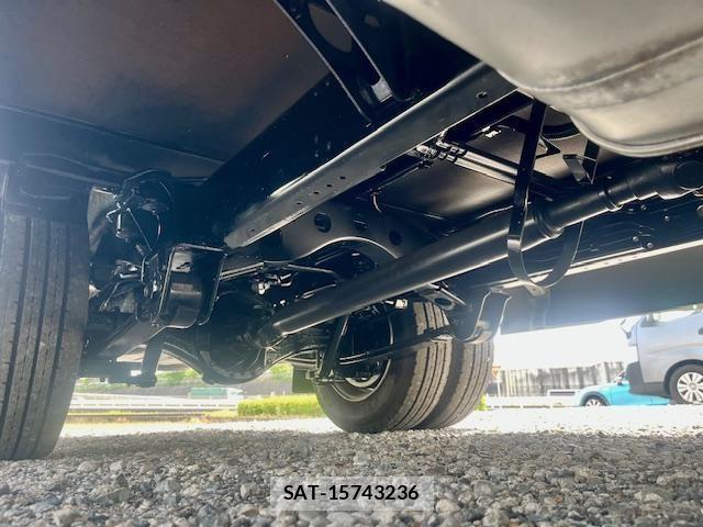 Toyota COASTER 2016-06 7499927-26