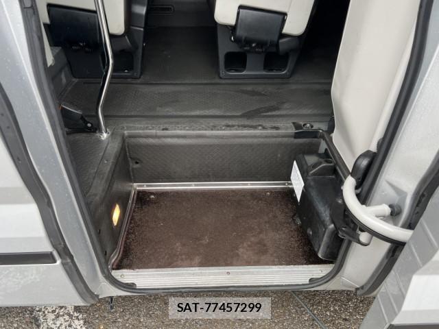 Toyota COASTER 2020-04 7499925-11