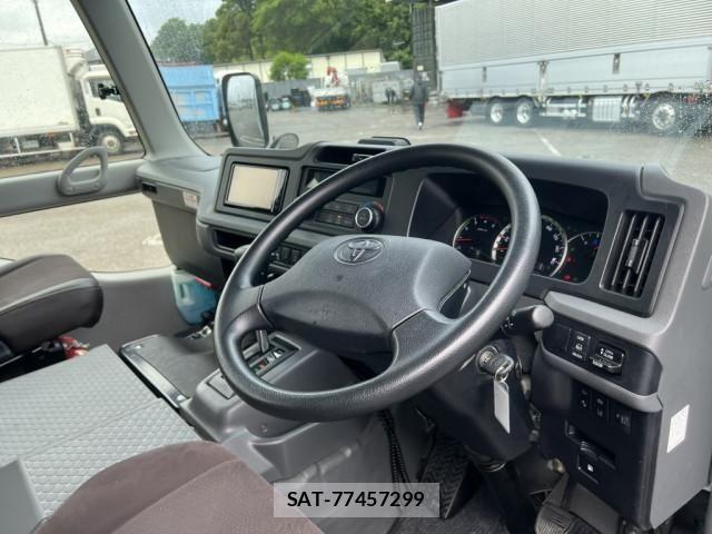 Toyota COASTER 2020-04 7499925-26