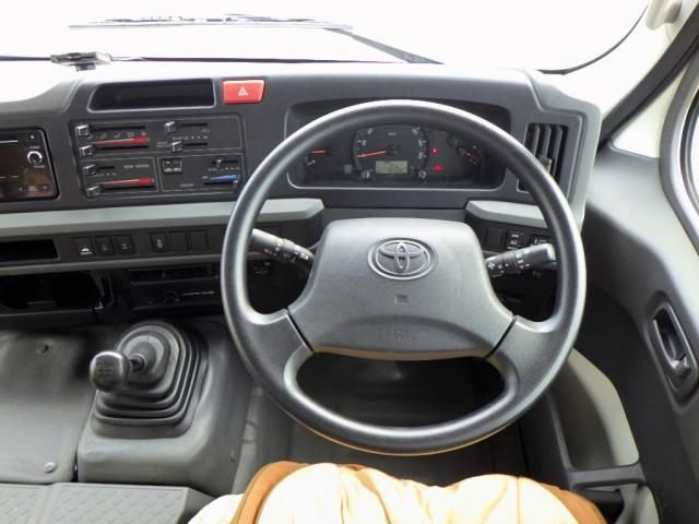 Toyota COASTER 2017-09 7709984-15