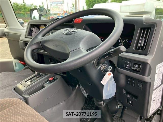 Toyota COASTER 2026-06 7721924-10