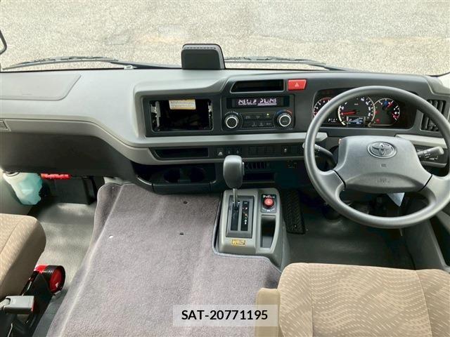 Toyota COASTER 2026-06 7721924-11