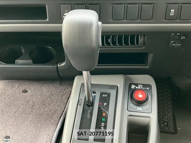 Toyota COASTER 2026-06 7721924-17