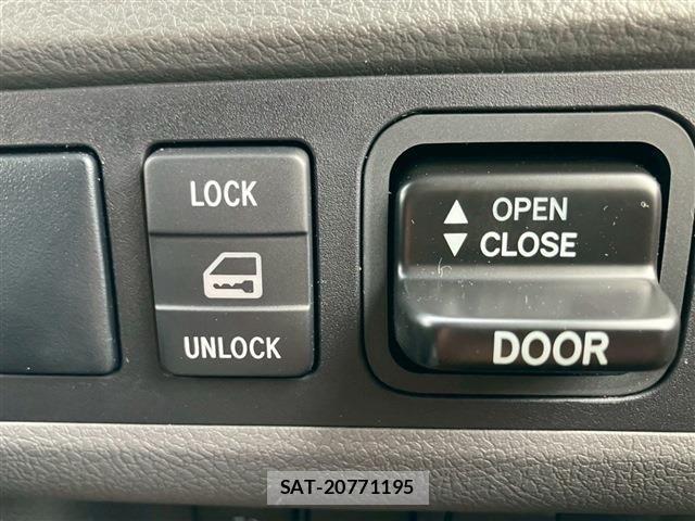 Toyota COASTER 2026-06 7721924-20