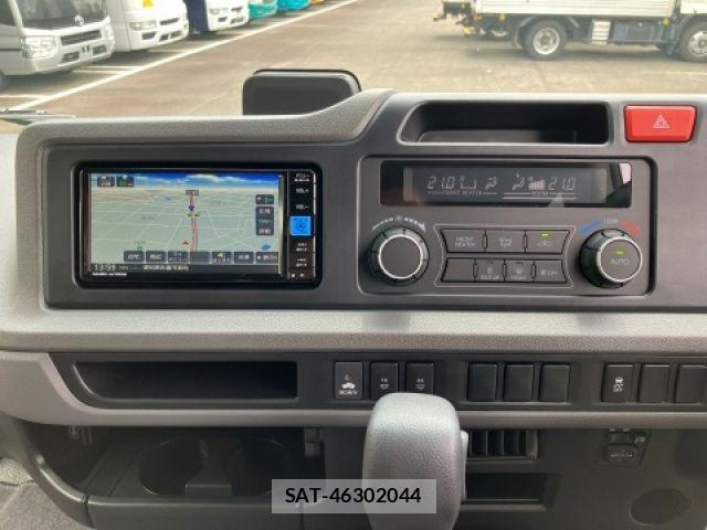 Toyota COASTER 2026-05 7721926-14