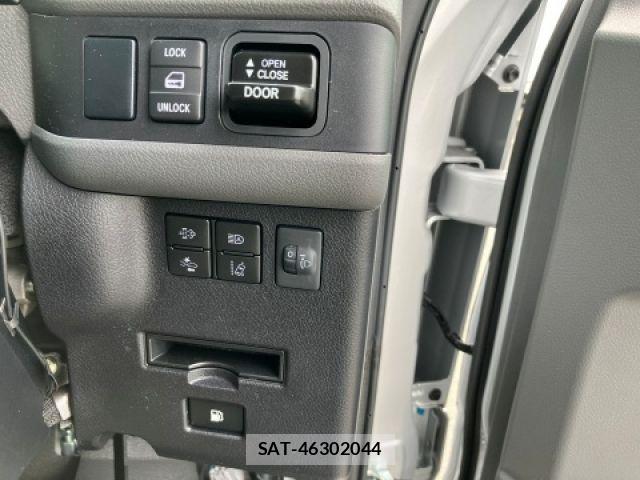 Toyota COASTER 2026-05 7721926-18