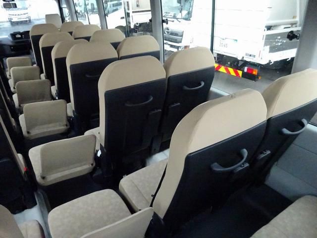 Toyota COASTER 2026-06 7864650-18