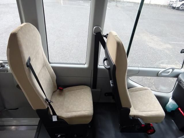 Toyota COASTER 2026-06 7864650-25