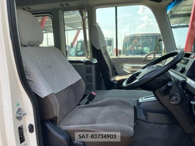 Toyota COASTER 2017-12 8073268-25