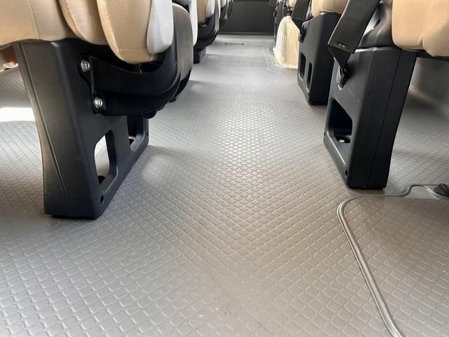 Toyota COASTER 2017-09 8186338-17