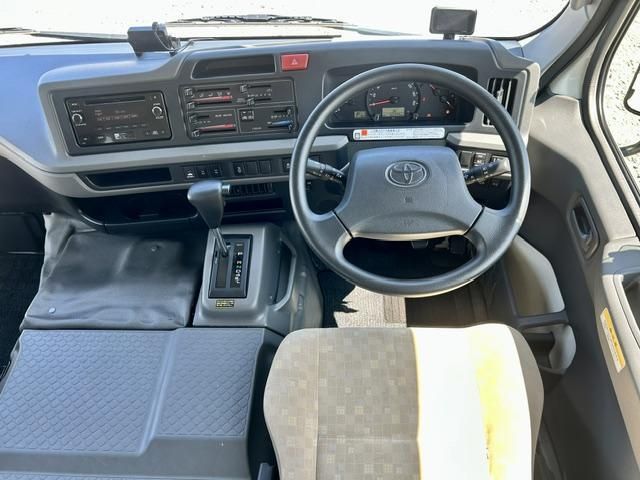 Toyota COASTER 2017-09 8186338-8