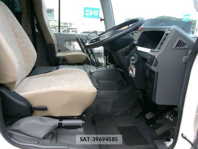 Toyota COASTER 2020-01 8206885-9
