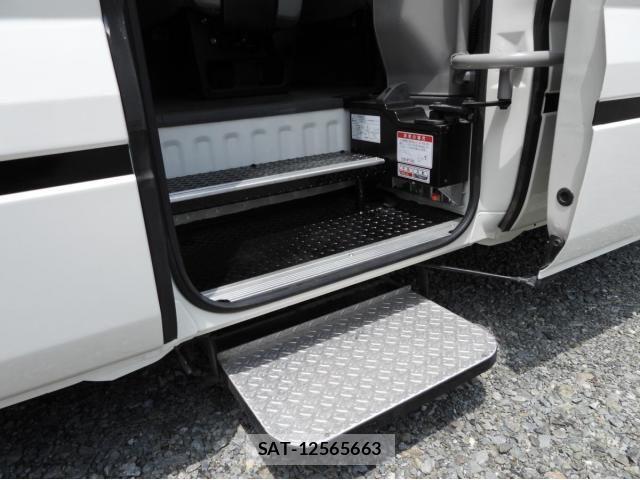 Toyota COASTER 2018-06 8244846-9
