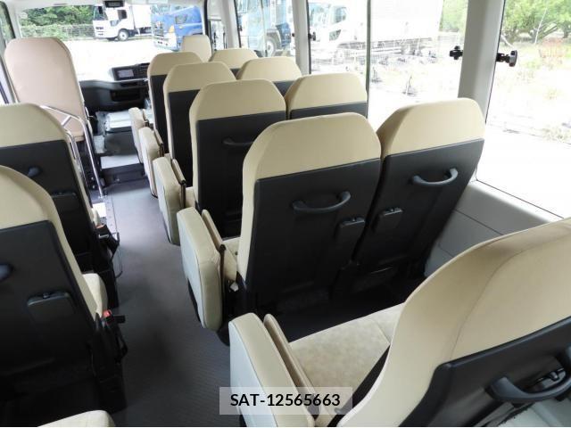 Toyota COASTER 2018-06 8244846-12