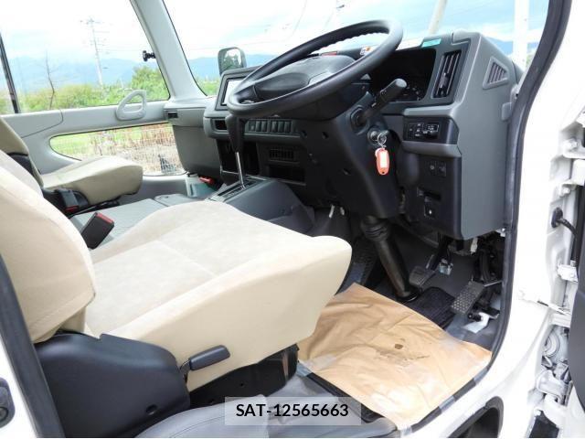 Toyota COASTER 2018-06 8244846-16