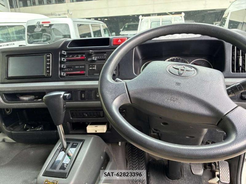 Toyota COASTER 2019-06 8302288-5