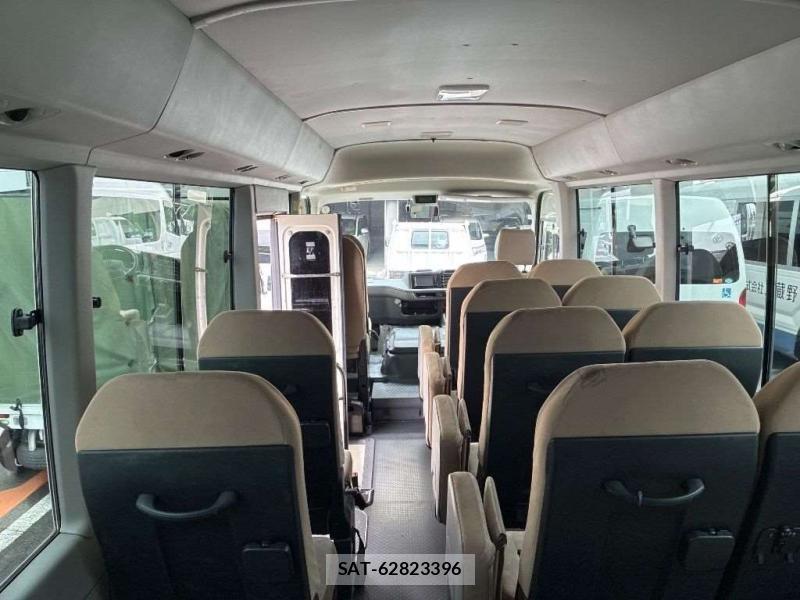 Toyota COASTER 2019-06 8302288-7