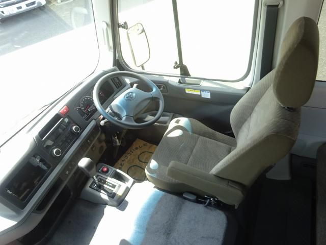 Toyota COASTER 2026-04 8331861-26