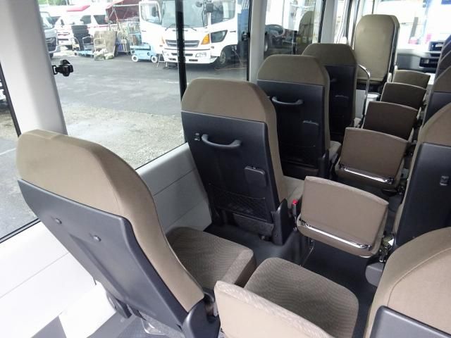 Toyota COASTER 2026-05 8331862-17