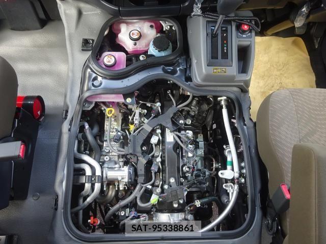 Toyota COASTER 2026-06 8365171-11