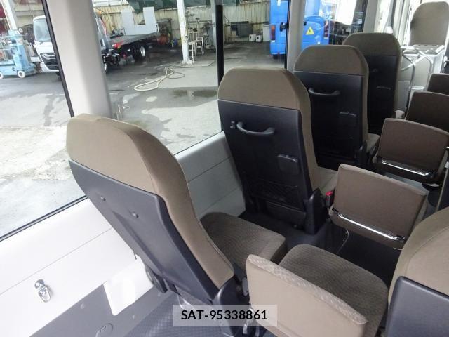 Toyota COASTER 2026-06 8365171-17