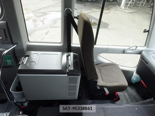 Toyota COASTER 2026-06 8365171-22