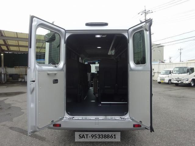 Toyota COASTER 2026-06 8365171-7