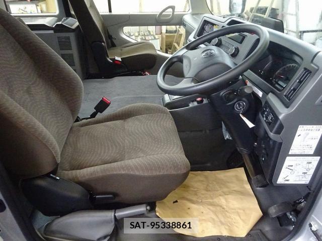 Toyota COASTER 2026-06 8365171-8