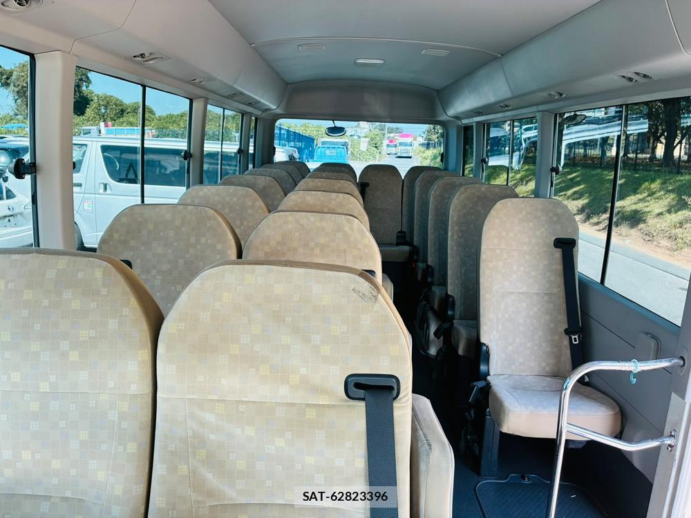 Toyota COASTER 2019-06 8302288-11
