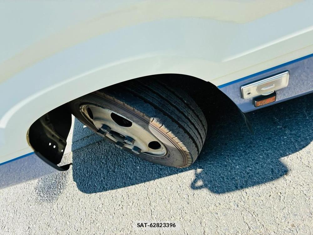 Toyota COASTER 2019-06 8302288-32