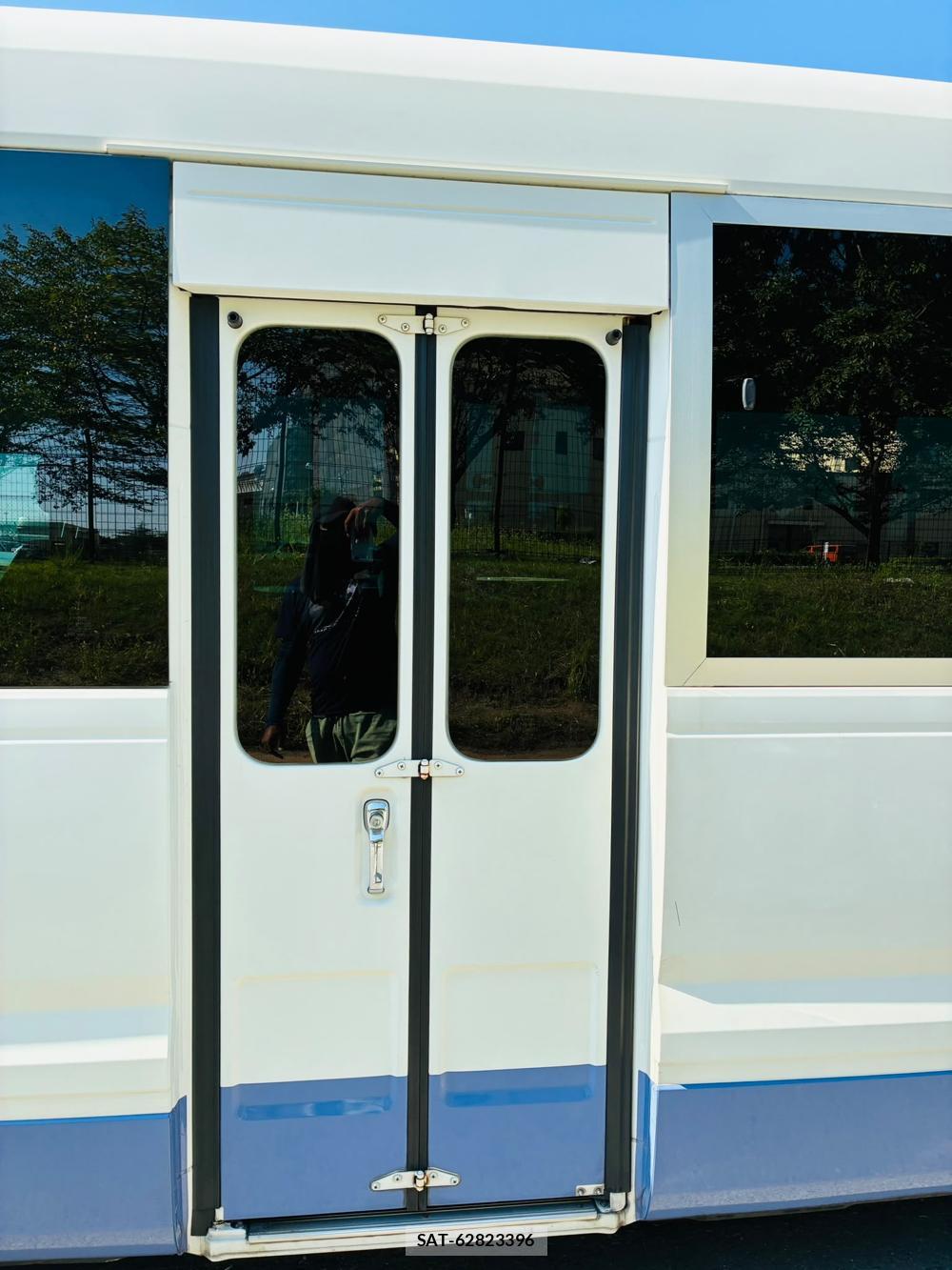 Toyota COASTER 2019-06 8302288-8