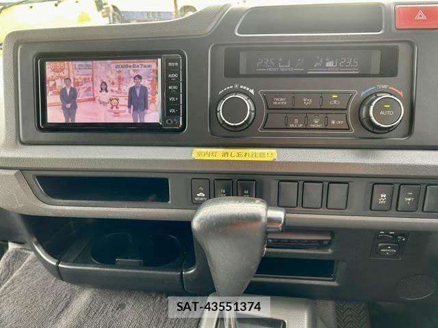 Toyota COASTER 2017-04 8561456-15