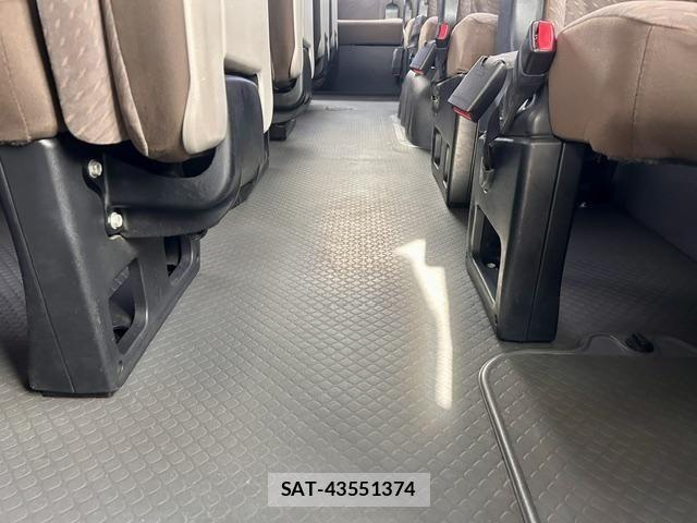 Toyota COASTER 2017-04 8561456-21
