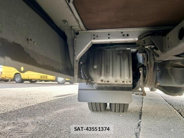 Toyota COASTER 2017-04 8561456-23