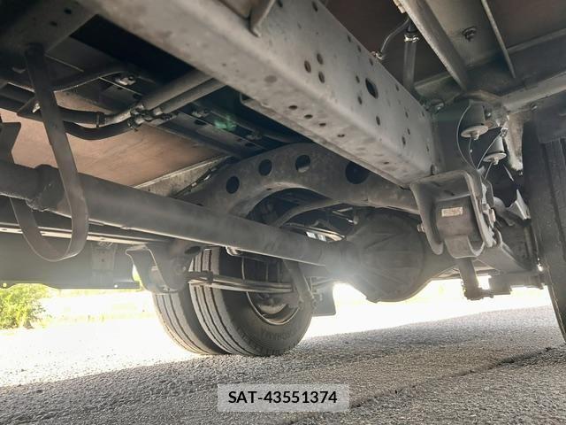 Toyota COASTER 2017-04 8561456-24