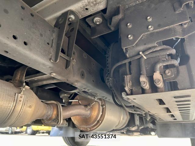 Toyota COASTER 2017-04 8561456-26