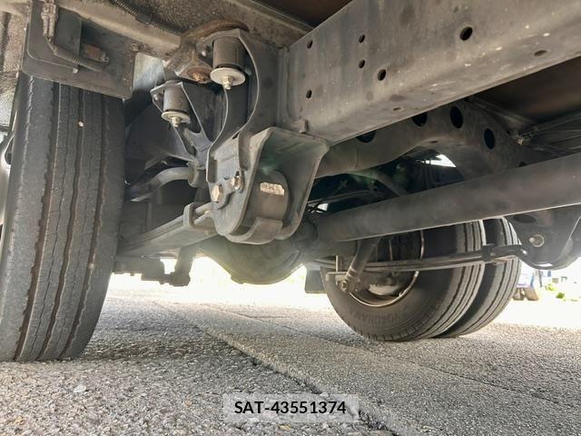 Toyota COASTER 2017-04 8561456-27