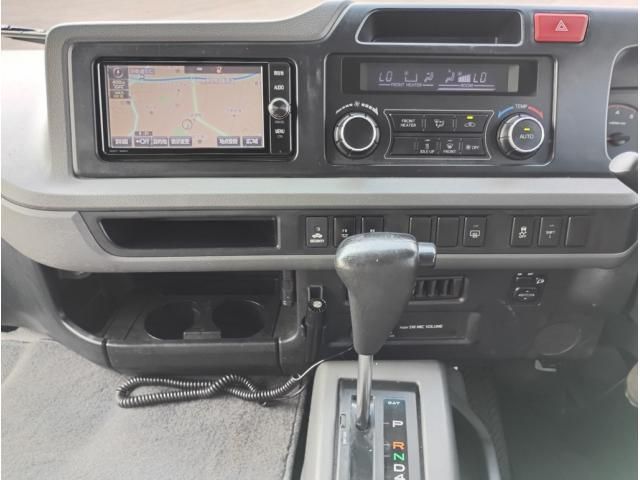 Toyota COASTER 2018-01 8732867-21